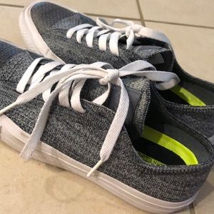 New Converse Sneakers women’s Size 7